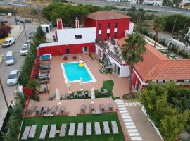 Villa 3 Caparica - Lisbon Gay Beach Resort，位于沙尔内卡的酒店