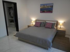 Marsaskala Penthouse Apartment，位于马尔萨斯卡拉的酒店