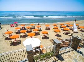 Acciaroli Vacanze Residence，位于阿西亚罗利的海滩短租房