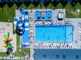 Holiday Park & Resort Rowy，位于罗威的酒店