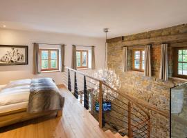 Almtal Chalet，位于Scharnstein的酒店