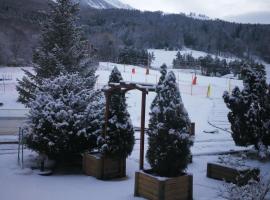 蒙克拉埃斯佩斯酒店，位于蒙特克拉的滑雪度假村