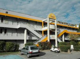 南格勒诺布尔 - 吉尔斯大学普瑞米尔经典酒店，位于日尔的酒店