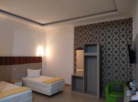 Golden Rich 88 Hotel，位于明古鲁省的酒店
