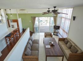 T&T MOF-Maeda Ocean Front House-，位于恩纳的酒店