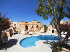 Villa Aya - 2 Bedroom with Shared Pool，位于Il-Pergla的酒店