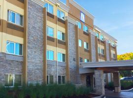 Comfort Inn & Suites Tigard near Washington Square，位于泰格德的酒店