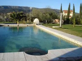 特瑞斯门提拉丝旅馆