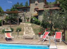 Molinelli Villa Sleeps 8 Pool WiFi，位于Molinelli的酒店