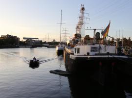 Schiffshotel "Schlafen im Hafen"，位于汉堡Archaeological Museum Hamburg附近的酒店