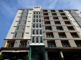 LOFT Salaya，位于萨拉耶的酒店