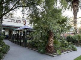 tocumwal hotel motel (the palms)，位于托克姆沃尔的酒店