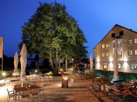 ALTE LINDE Landhotel & Restaurant，位于阿伦的带停车场的酒店