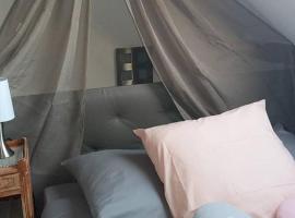 Gîte maison de vacances La Chtite Normande，位于Rugles的酒店