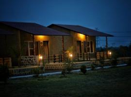 kp woods farm and resort karhandla，位于那格浦尔的酒店