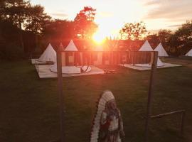 Pinewood Park - Tipis, Hot Tubs and Lodges，位于斯卡伯勒的酒店