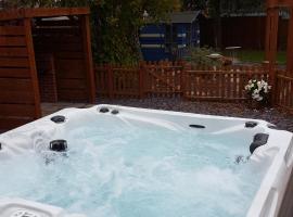 Ruth's Rest Country Retreat with Own Hot Tub，位于什鲁斯伯里的酒店