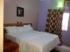 Chunique royal hotel，位于Nnewi的酒店