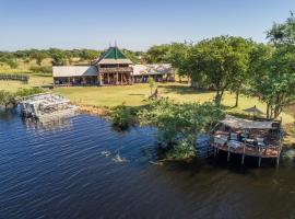 Chobe River Camp，位于Ngoma的带泳池的酒店