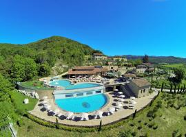 Spa Resort Fonte Alla Lepre，位于里帕尔贝拉的度假村