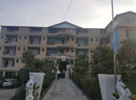 Kuqja Hotel，位于爱尔巴桑的酒店