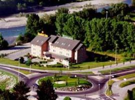 Comfort Inn Restaurant Primevère Montmélian，位于蒙梅利扬的酒店