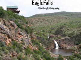 Eagle Falls Country Lodge & Adventures，位于Buffelsdrif的山林小屋