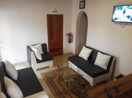Prince Residencial，位于Santo António的酒店