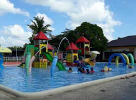 Sea Garden Resort Iloilo，位于伊洛伊洛的带泳池的酒店