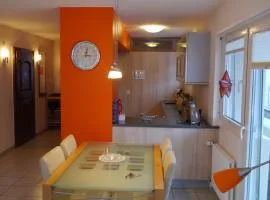 Ferienwohnung Zayetta Orange Cube Nr. 11a