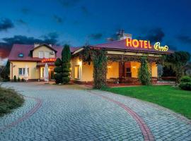 Hotel "Piast"，位于Tuczempy的酒店