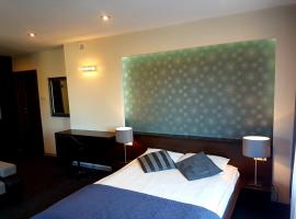 Azymut Hotel - Restauracja，位于Andrespol的酒店