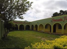 Pousada Tropical，位于Guajará-Mirim的酒店