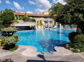 哈深达德拉诺里亚大酒店，位于阿瓜斯卡连特斯的酒店