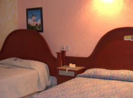 Star Free Hotel & Autohotel，位于Moroleón的酒店