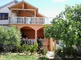 Studio Apartment in Nin with Balcony, Air Conditioning, Wi-Fi (3718-2)