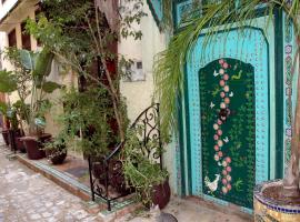 里亚德拉哈布勒酒店，位于梅克内斯的摩洛哥传统庭院