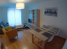 Allées d'Etigny T1Bis 41 m2 1 chambre 4 couchages 200 m de la Crémaillère Express 400 m des Thermes，位于巴涅尔-德吕雄的酒店