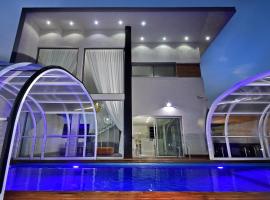 Villa Aqua Boutique，位于萨法德的带按摩浴缸的酒店