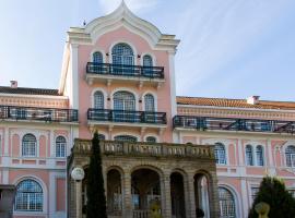 伊纳特尔皇宫圣佩德罗多苏尔酒店，位于圣佩德罗温泉的酒店
