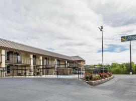 Quality Inn，位于福里斯特城的酒店