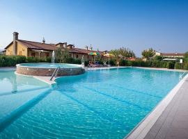 Roncaglia Villa Sleeps 6 Pool Air Con WiFi，位于蒙特玛佐里奥梅特的酒店