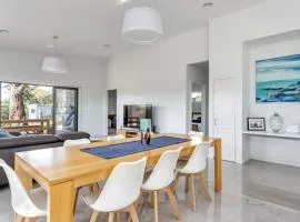 Diamond Bay Beach House: brand new