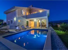 Villa Stani, luxury villa with a pool