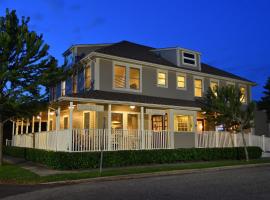 Bay Breeze Inn，位于South Jamesport的酒店