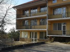 HOTEL SOKOLITE，位于Strazha的酒店