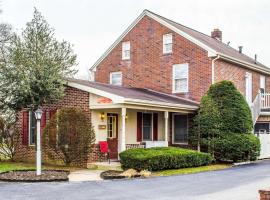 Rodeway Inn，位于Akron的酒店