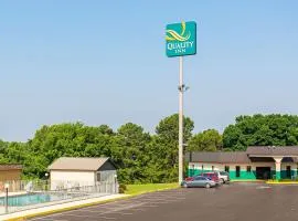 Quality Inn Hurricane Mills I-40