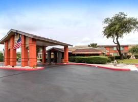 Quality Inn & Suites I-35 near Frost Bank Center，位于圣安东尼奥United States Army Medical Department Museum附近的酒店