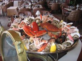 Hôtel Méditerranée，位于拉努韦勒港的酒店